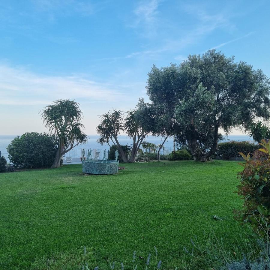 Agriturismo La Tuffatrice Imperia Luaran gambar