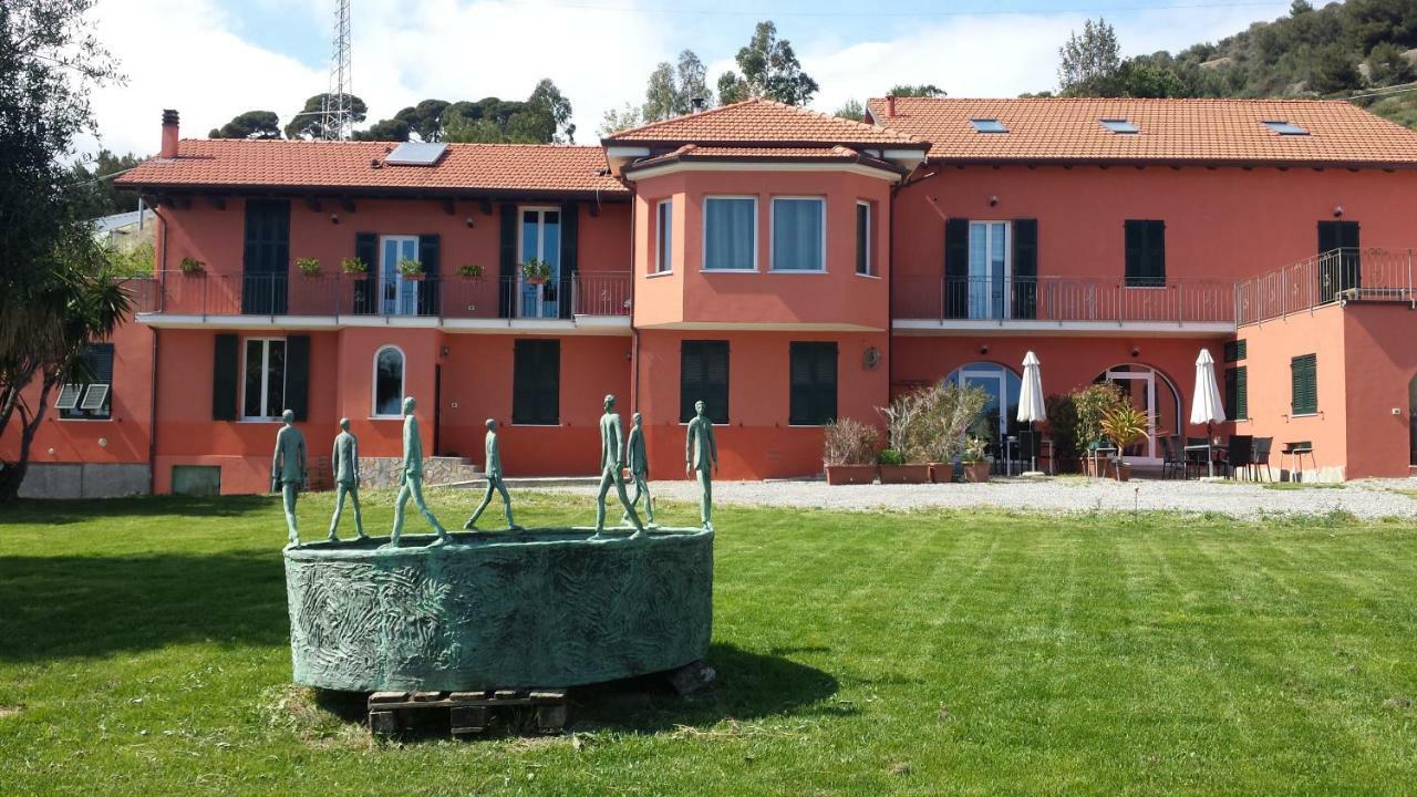 Agriturismo La Tuffatrice Imperia Luaran gambar