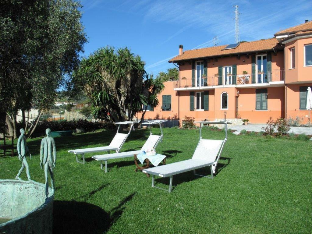 Agriturismo La Tuffatrice Imperia Luaran gambar